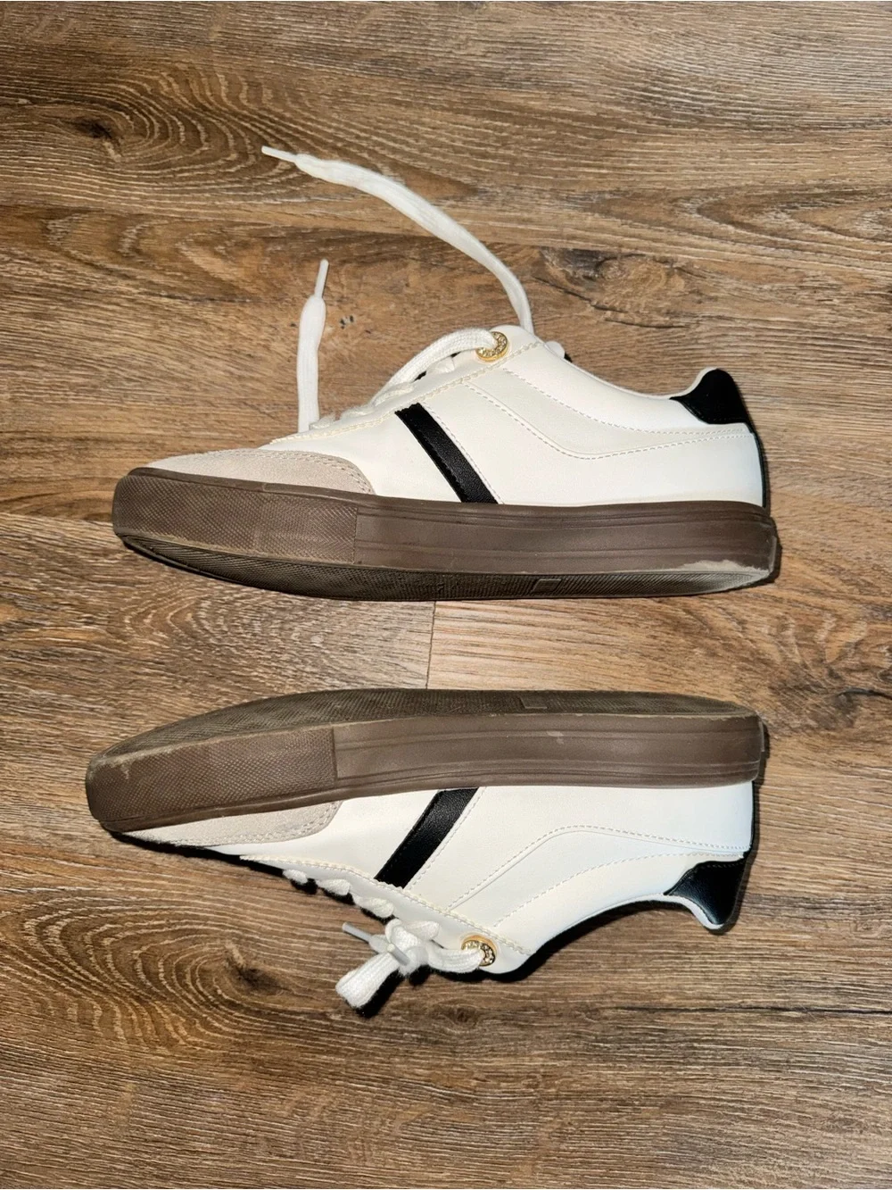 Guess classic low